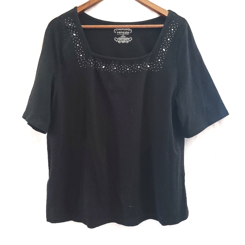 Black holiday shirt size 14/16